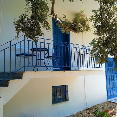 Mouragio Studios Tirós المظهر الخارجي الصورة